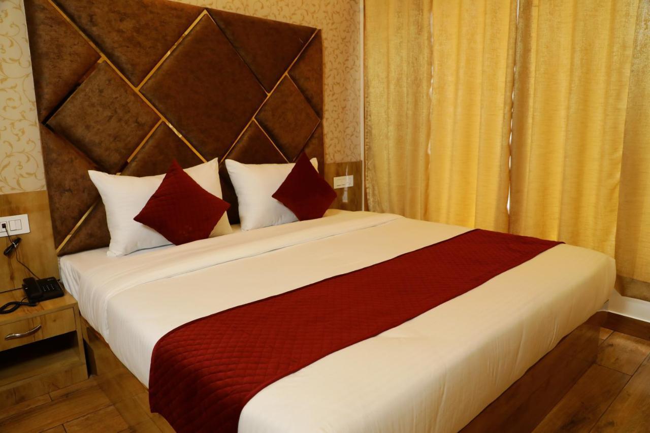 シムラー Dee Ess Residency Bed & Breakfast エクステリア 写真