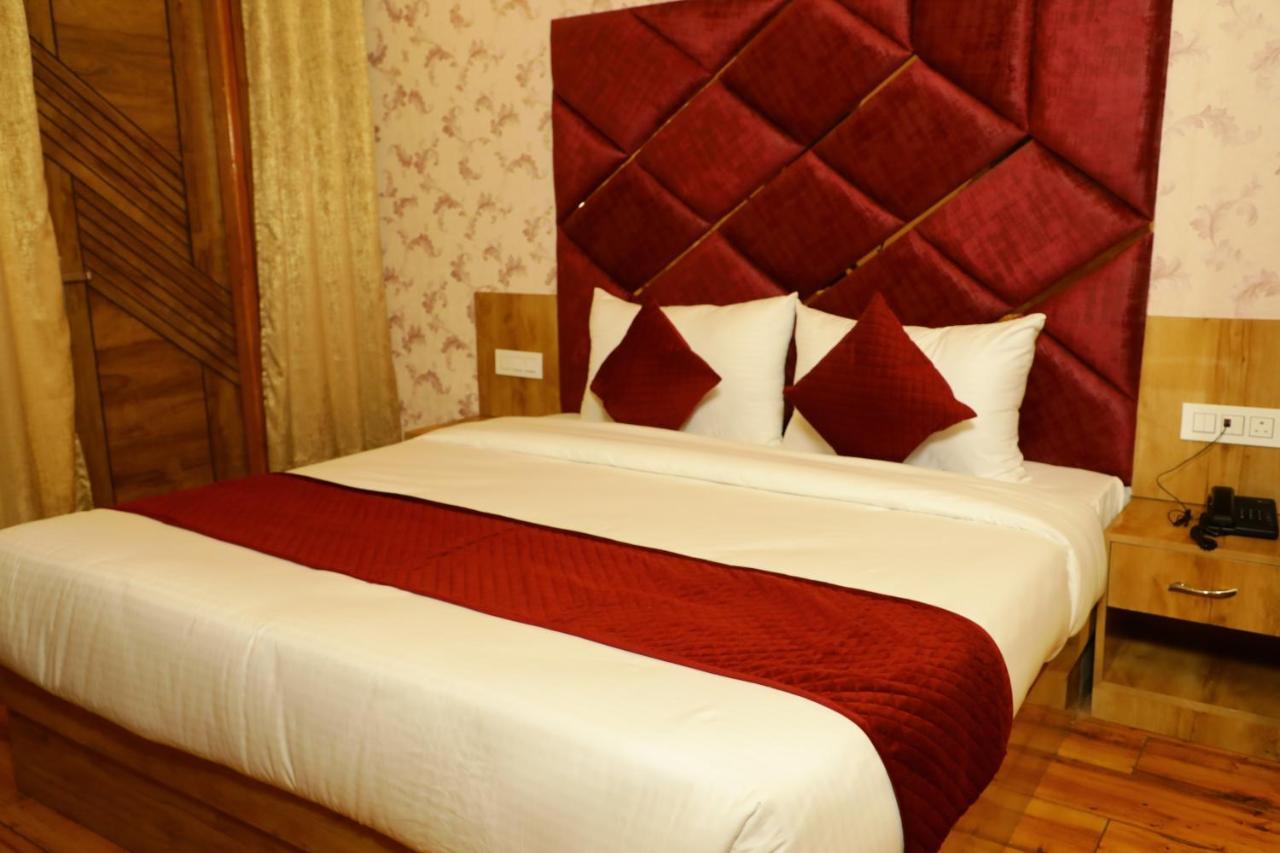シムラー Dee Ess Residency Bed & Breakfast エクステリア 写真